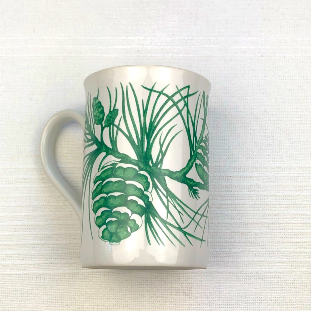 GODIVA Frosted Pine Cluster Coffee Mug 12 oz